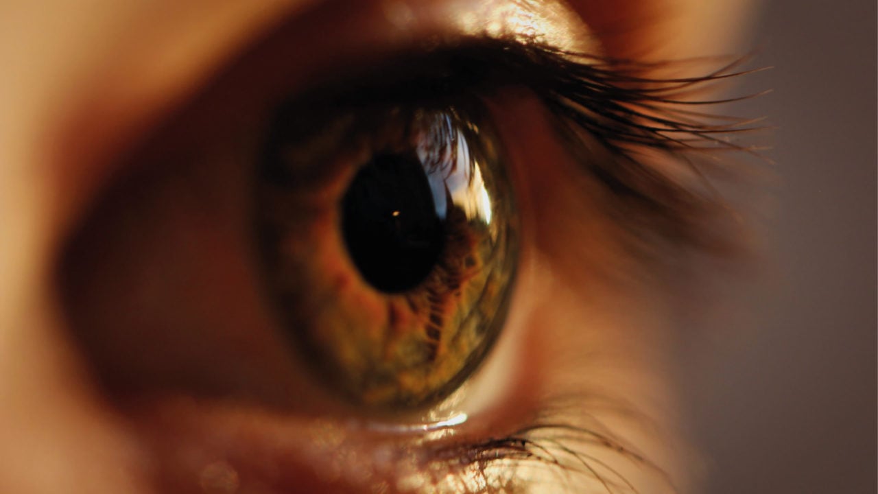 Covid-19 afecta la salud ocular incluso tras superarla, según un estudio
