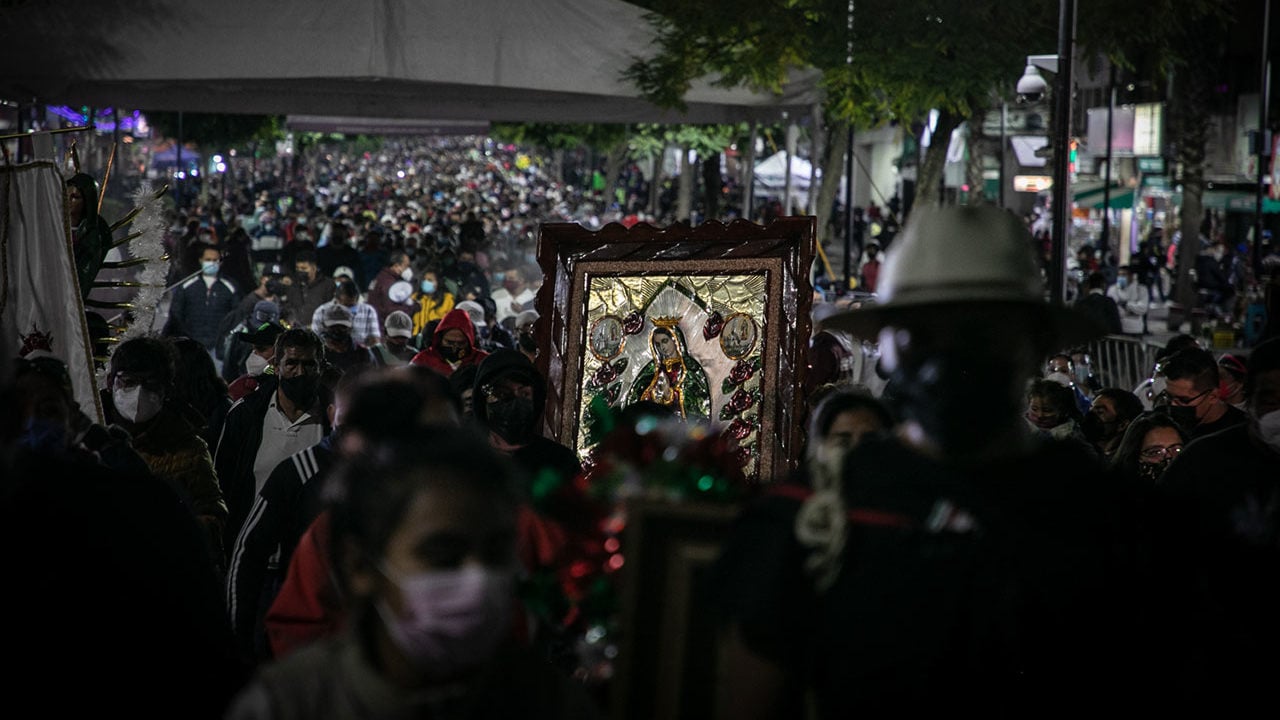 Millones de peregrinos se rinden a la Virgen de Guadalupe sin restricciones