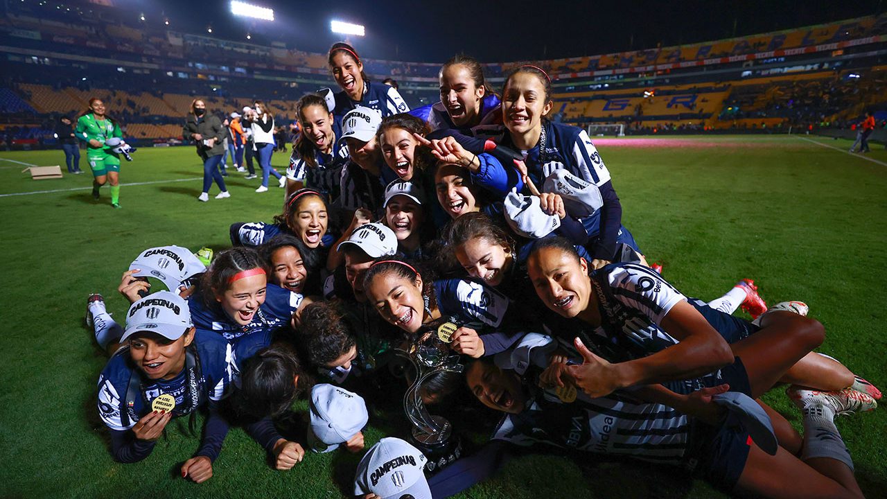 Futbol femenino realizó 455 fichajes en enero de 2025, con un valor de 5.8 millones de dólares
