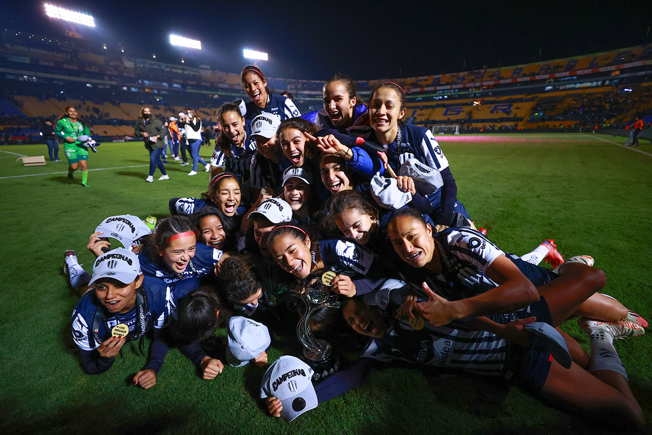 Futbol femenino realizó 455 fichajes en enero de 2025, con un valor de 5.8 millones de dólares