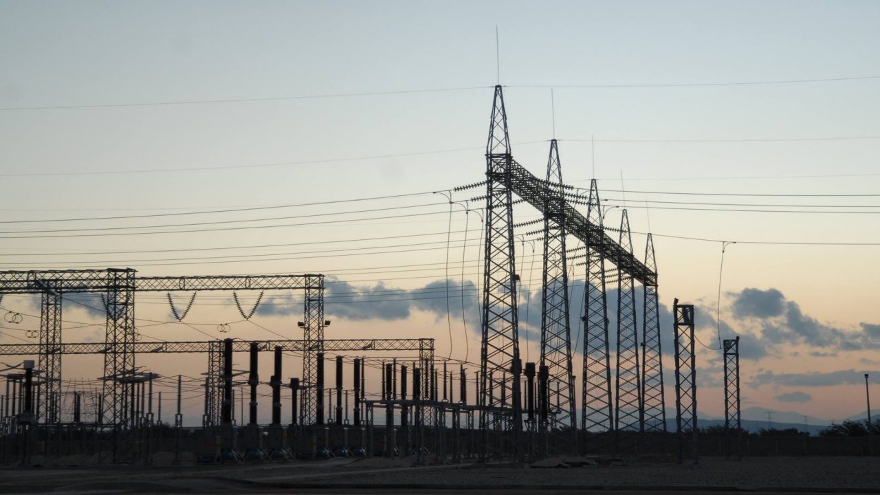 Sector eléctrico en 2021: de un cambio a la ley a reforma constitucional