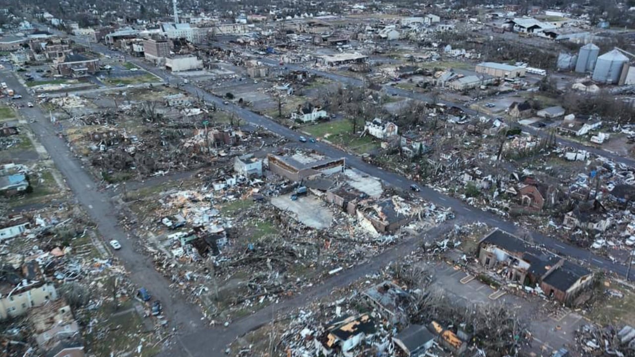 Al menos 50 personas muertas por el impacto de varios tornados en EU