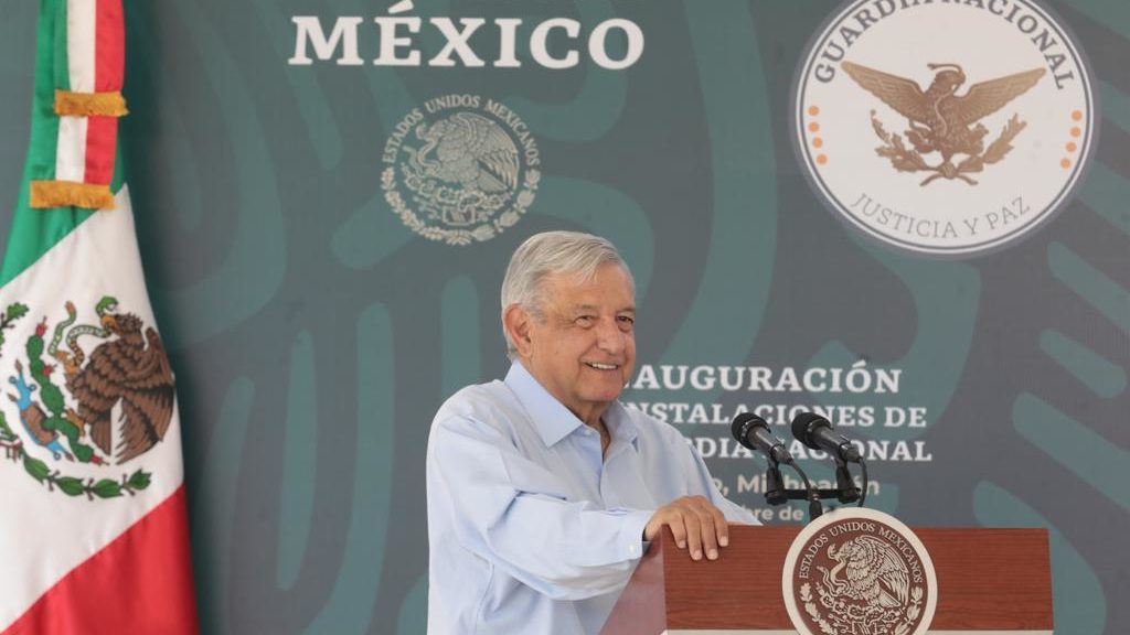 AMLO anuncia regularización de ‘autos chocolate’ en Michoacán