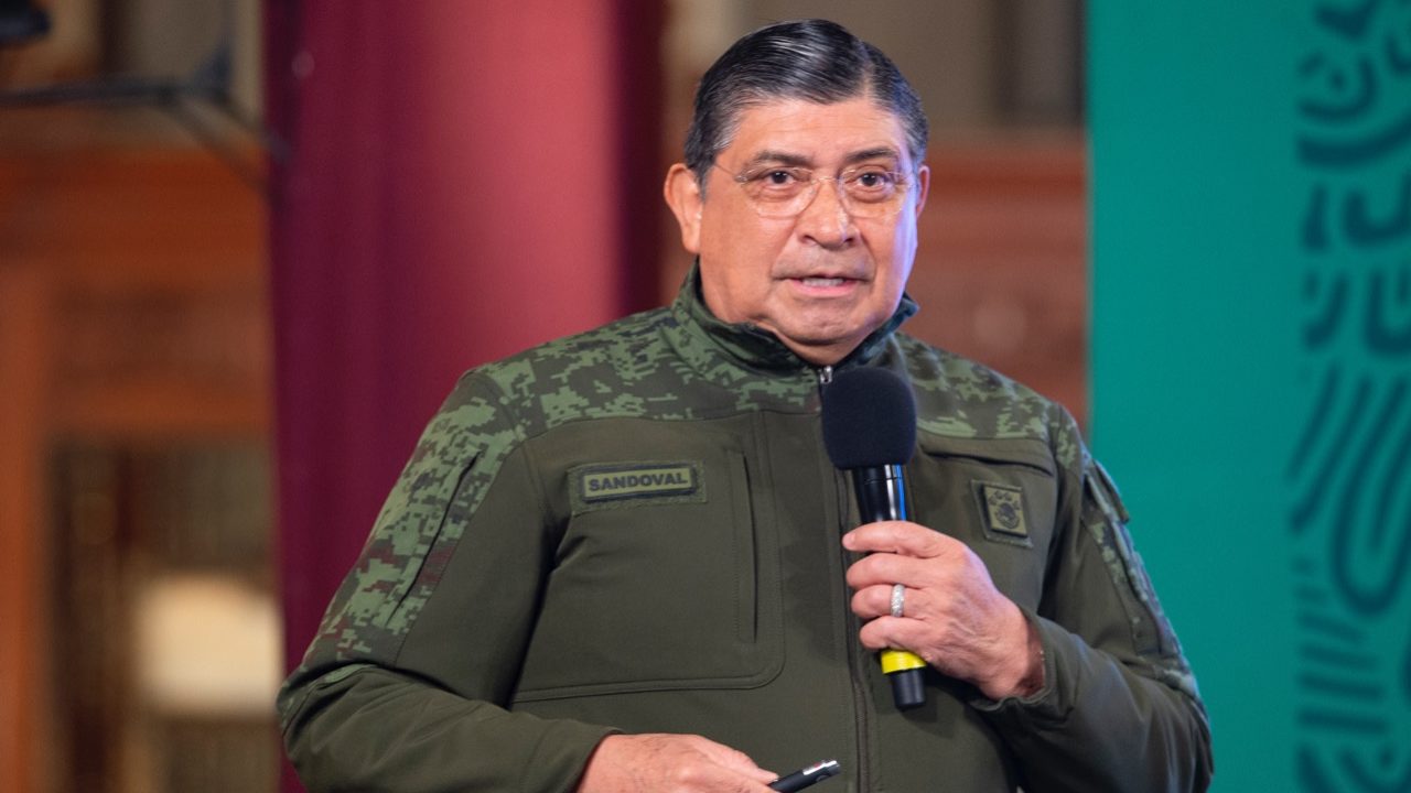 Sedena presume decomisos de fentanilo en un 525% con AMLO