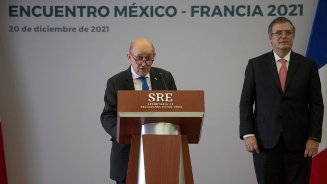 Jean Yves Le Drian, Canciller Ministro para Europa y Asuntos Exteriores de Francia, y Marcelo Ebrard, Canciler mexicano. Foto: EFE