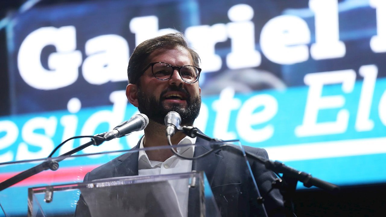 AMLO felicita a Gabriel Boric por triunfo en elecciones de Chile