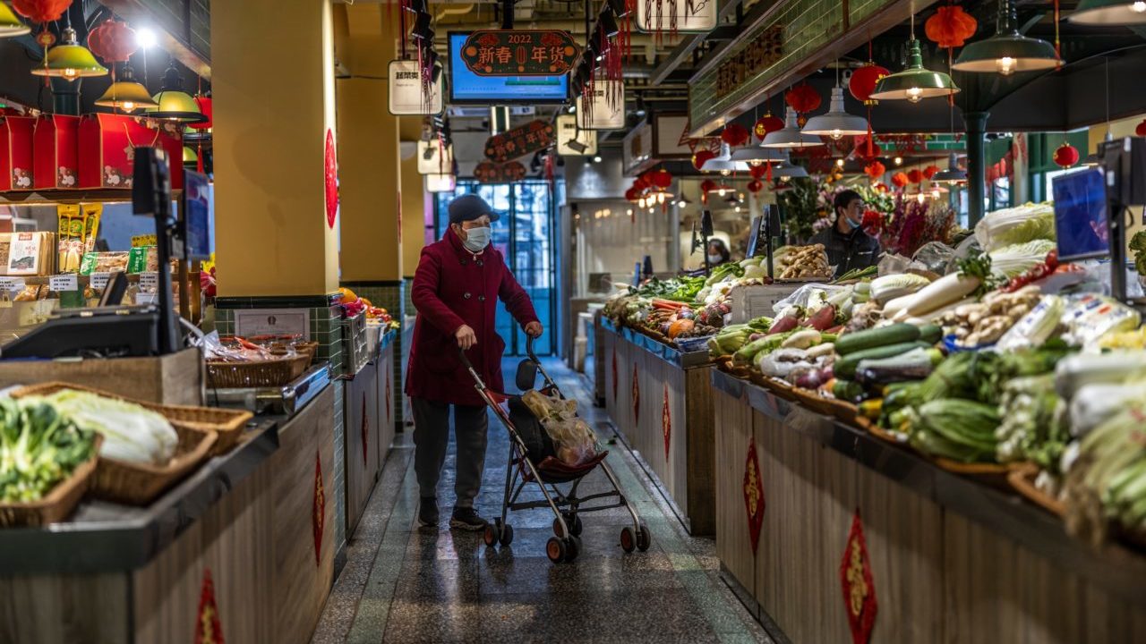 China supera previsiones con crecimiento de 8.1% en 2021; el mayor en una década