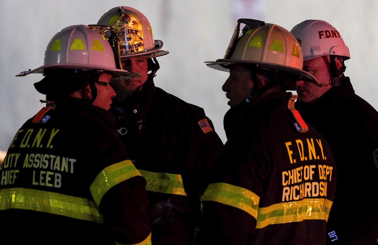 Incendio en multifamiliar de Nueva York deja 19 muertos, incluidos 9 menores