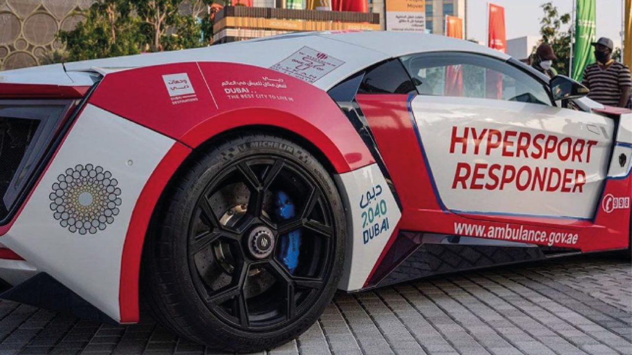Emiratos Árabes presenta la ambulancia más rápida y cara del mundo