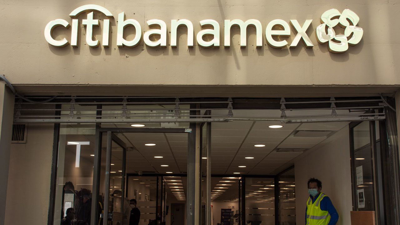 Venta de Banamex podría alcanzar hasta 8,000 mdd; estos 3 bancos siguen en la puja