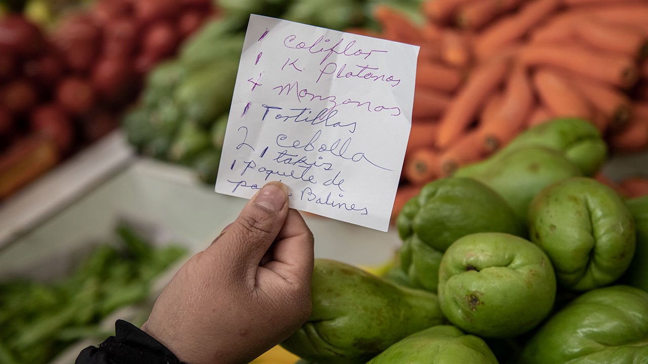 Inflación en México se desacelera a 4.27% anual en primera quincena de octubre