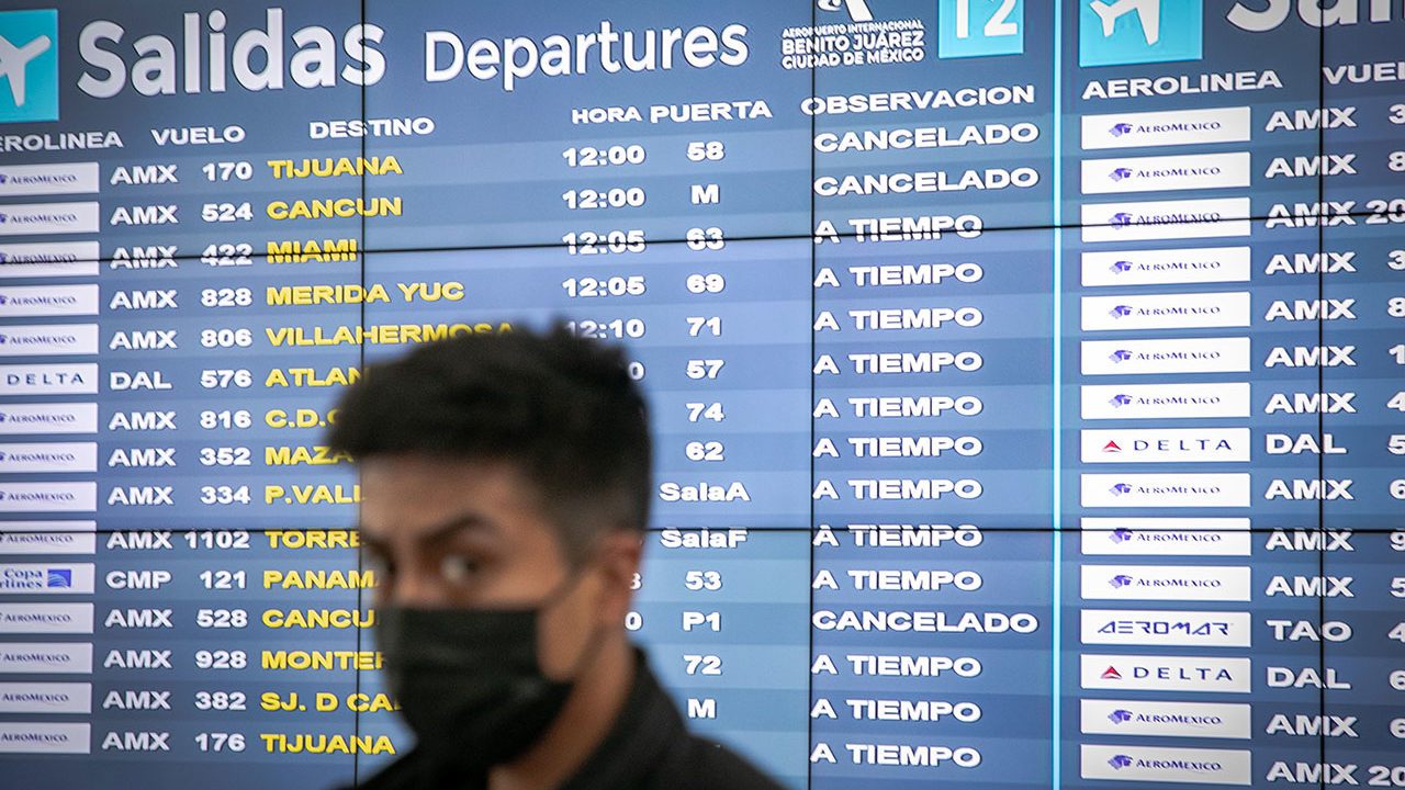 OMS respalda uso de cubrebocas en vuelos largos ante rápida propagación de nueva subvariante de ómicron en EU