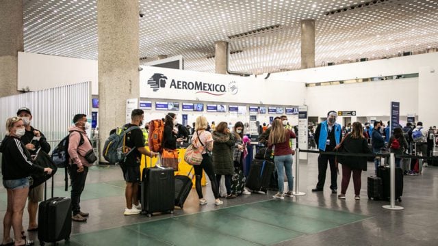 Cancelacion vuelos aeropuerto Aeromexico 3