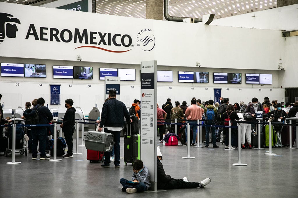 Cancelacion vuelos aeropuerto Aeromexico 5