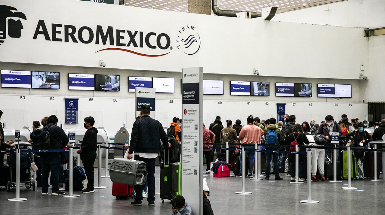 Aeroméxico pide revisión judicial a declaratoria de saturación del AICM