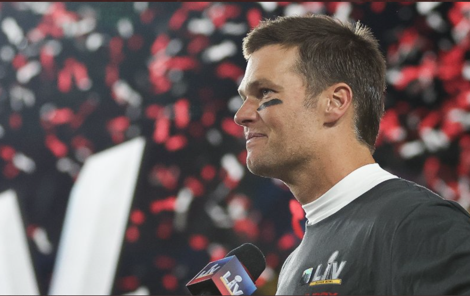 Tom Brady anuncia su retiro del emparrillado