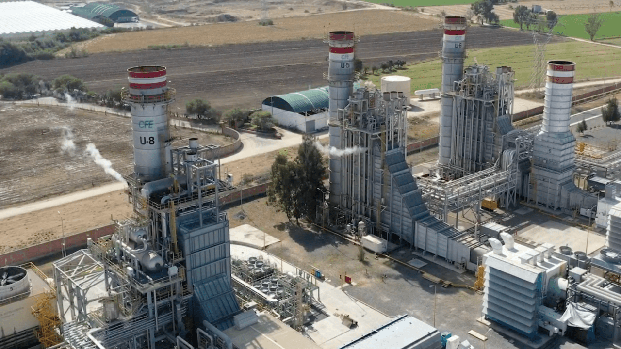CFE revierte pérdidas, pero caen ventas en primer trimestre de 2022