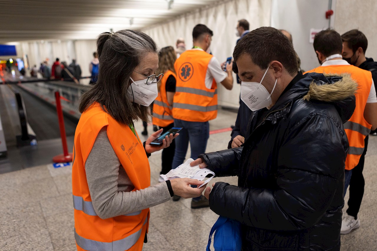 España detecta primeros casos de Flurona: mezcla de gripe y coronavirus