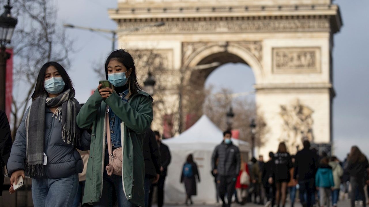 Países europeos optan por  vacunación obligatoria ante Ómicron