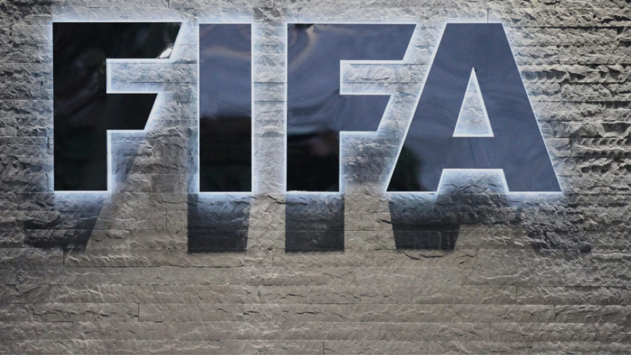 FIFA protege a futbolistas extranjeros afectados por guerra en Ucrania