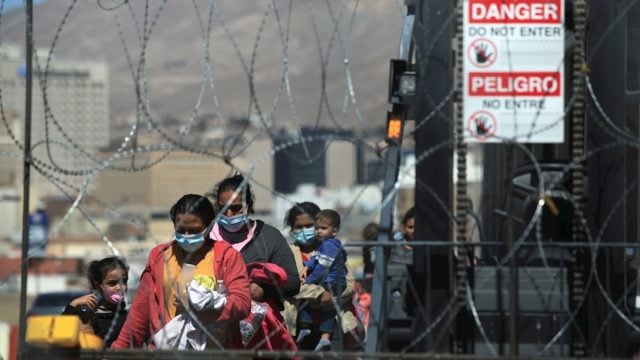 migrantes en frontera de México con incertidumbre
