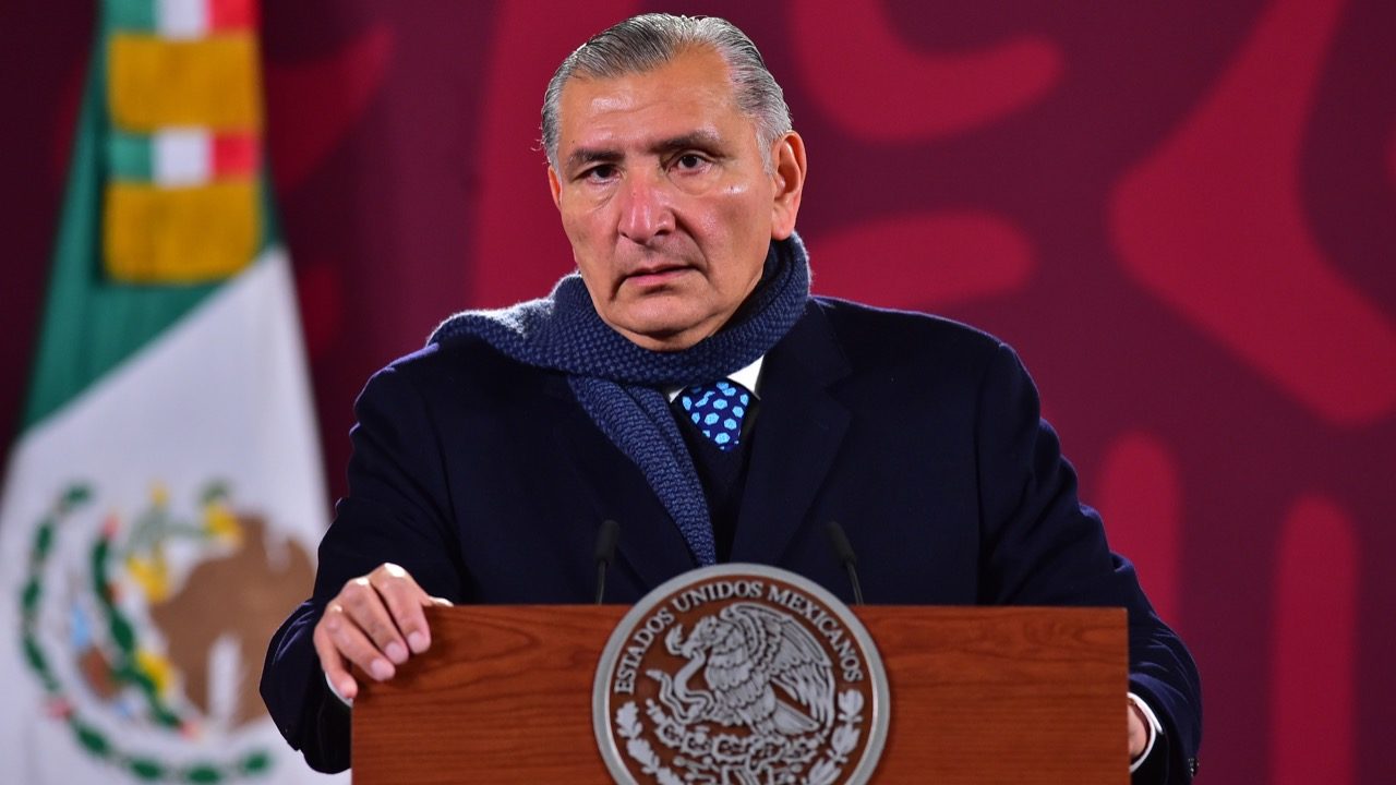 PRD presenta queja en el INE contra Adán Augusto por apoyo de futbolistas