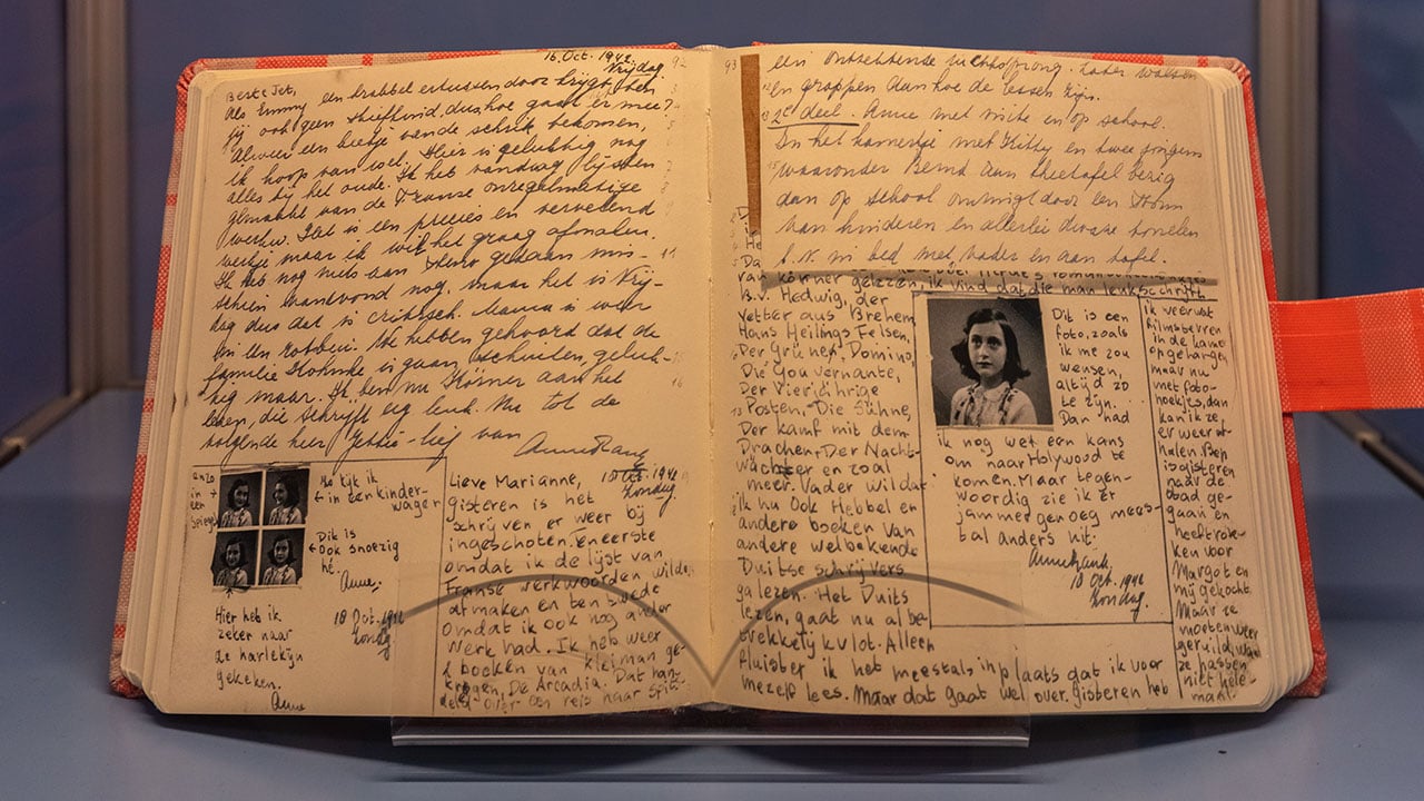 Editorial holandesa suspende un libro sobre Ana Frank en medio de dudas sobre la investigación