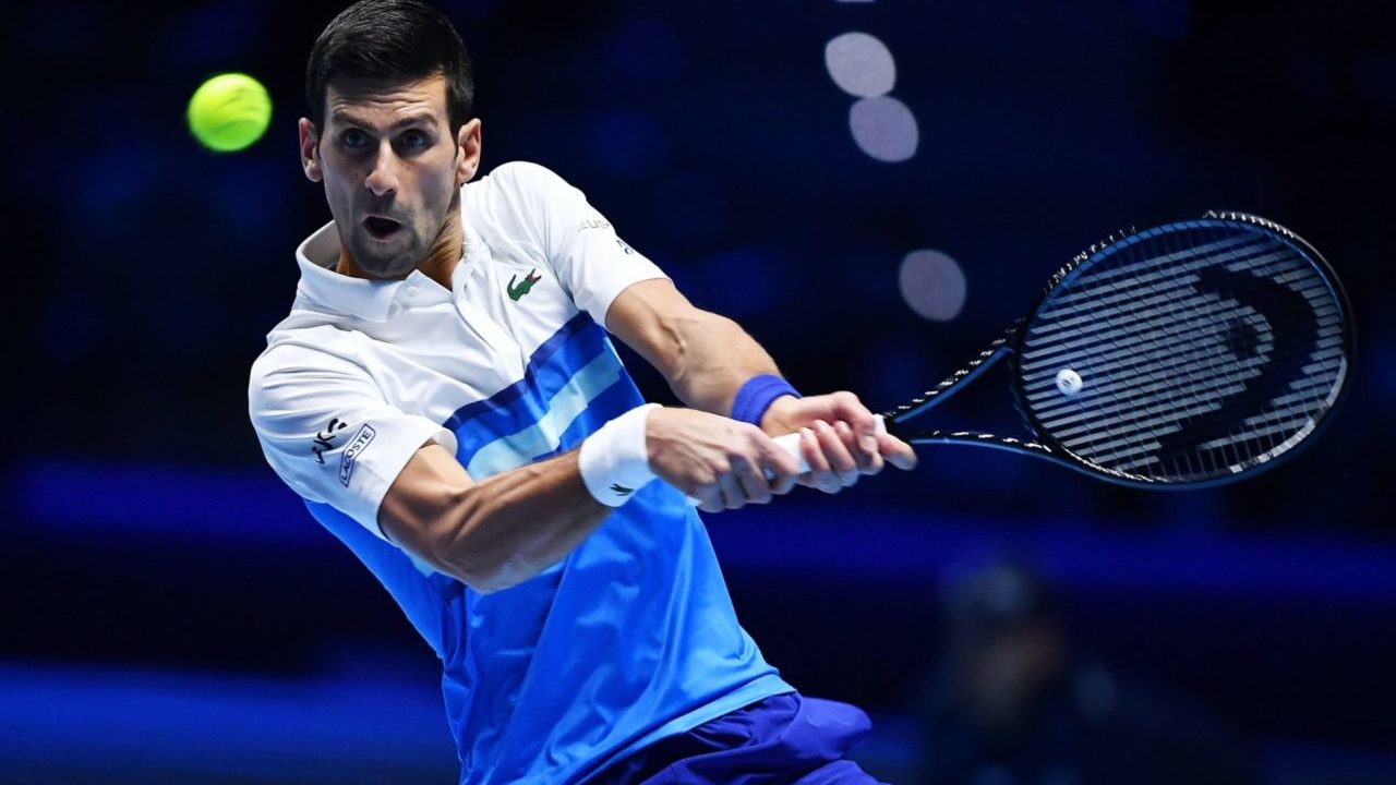 Djokovic espera en limbo mientras abogados luchan contra prohibición de entrar a Australia