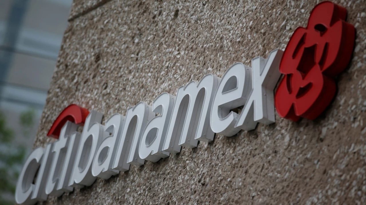 La oferta pública inicial de Banamex debe darse en México: Banxico