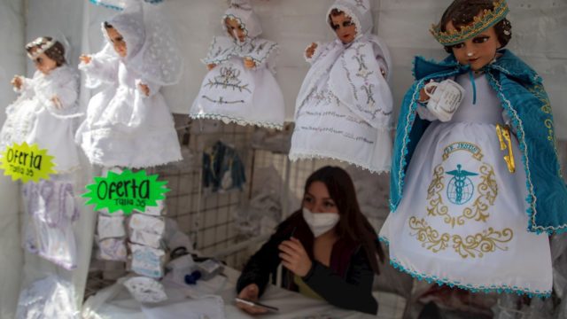 Artesanos mexicanos celebran el regreso del Niño Dios a pesar de la pandemia