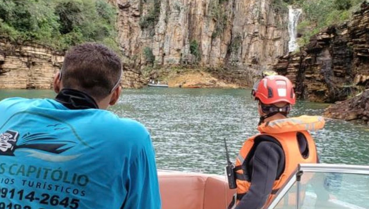 Derrumbe de rocas en una cascada de Brasil deja seis muertos y 20 desaparecidos
