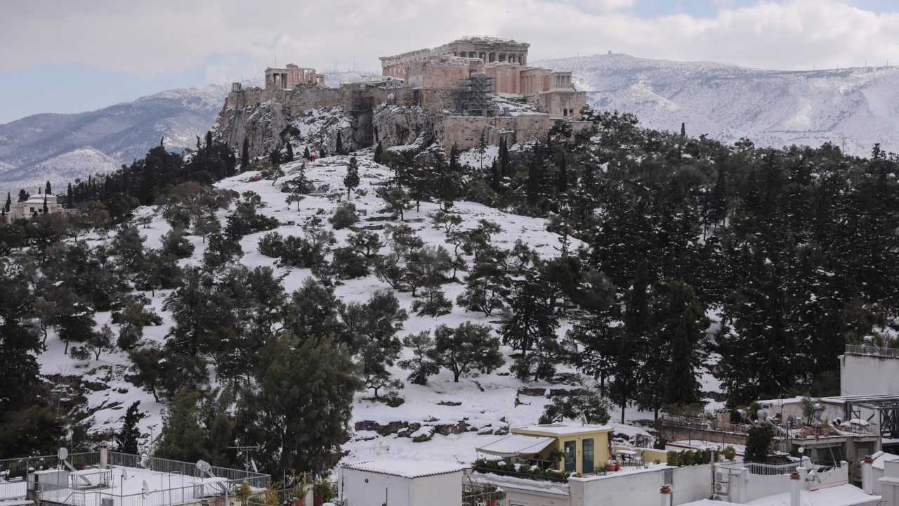 Fotogalería | Fuertes nevadas por temporal Elpis paralizan Grecia