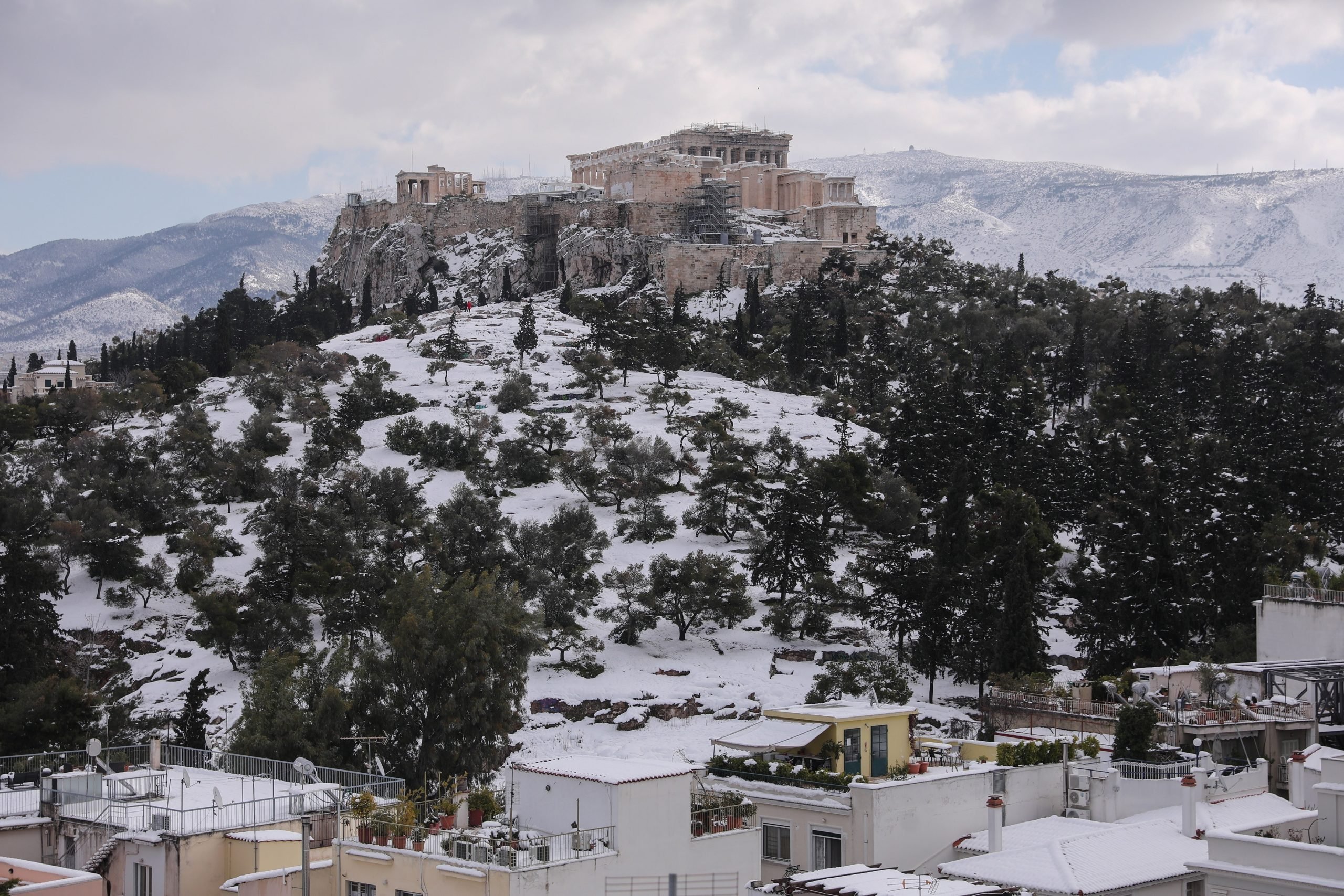Fotogalería | Fuertes nevadas por temporal Elpis paralizan Grecia