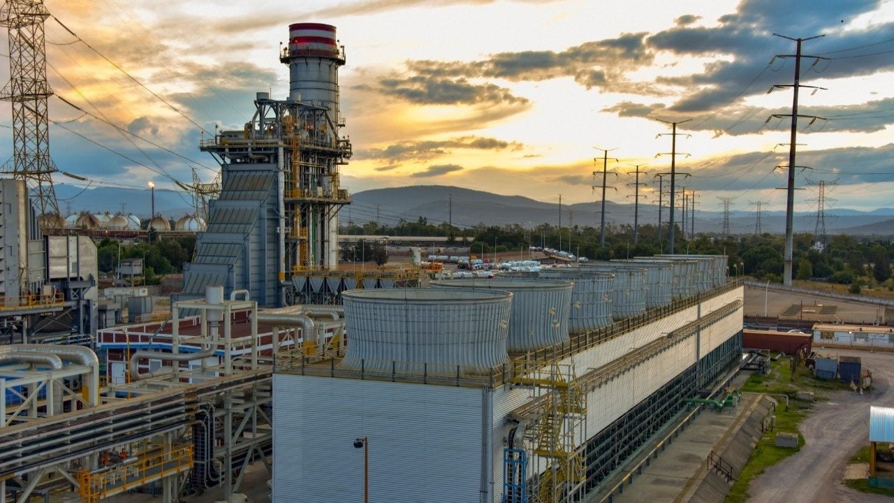 Prioridad a plantas de CFE aumentaría 1,109% uso de combustibles fósiles: estudio