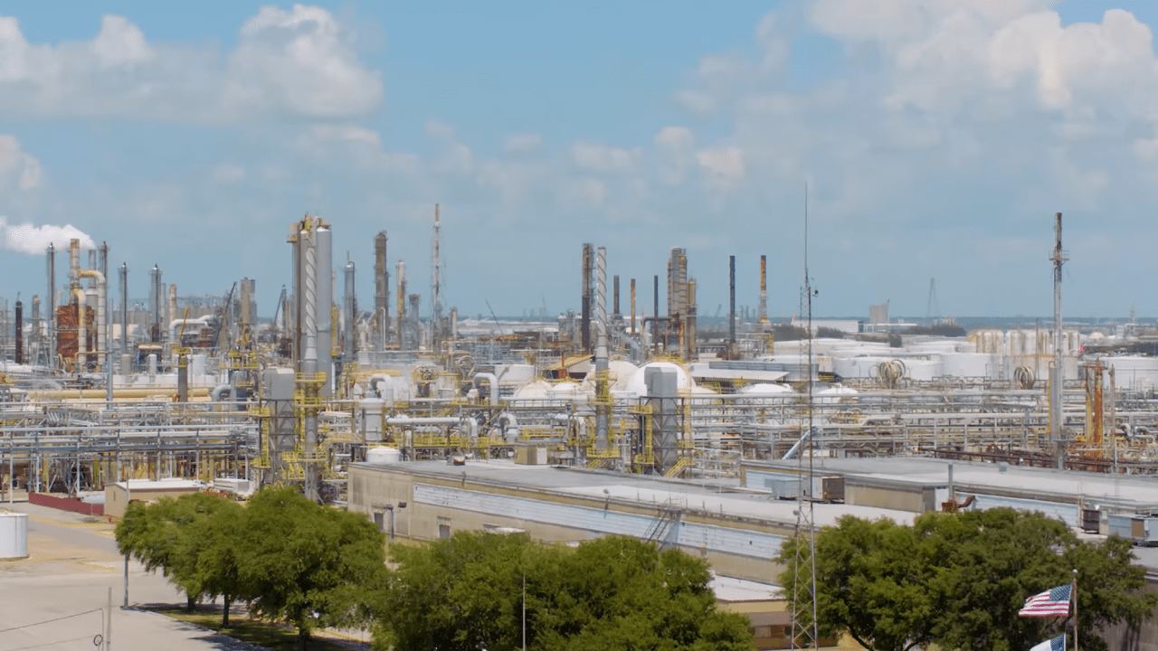 Cierra la mayoría de las unidades de la refinería de Pemex en Deer Park por frío intenso
