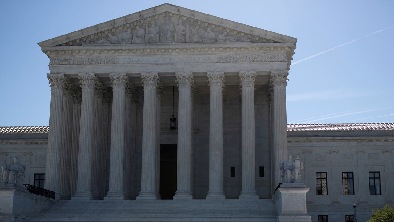 Acusan a juez de Tribunal Supremo de EU de aceptar viajes de patrocinador republicano