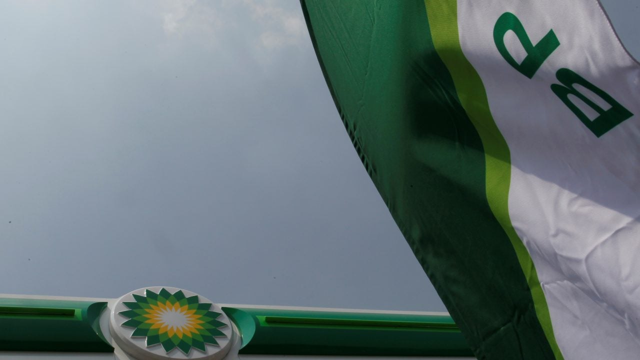 Petrolera BP pierde 20,384 mdd tras su salida del mercado ruso