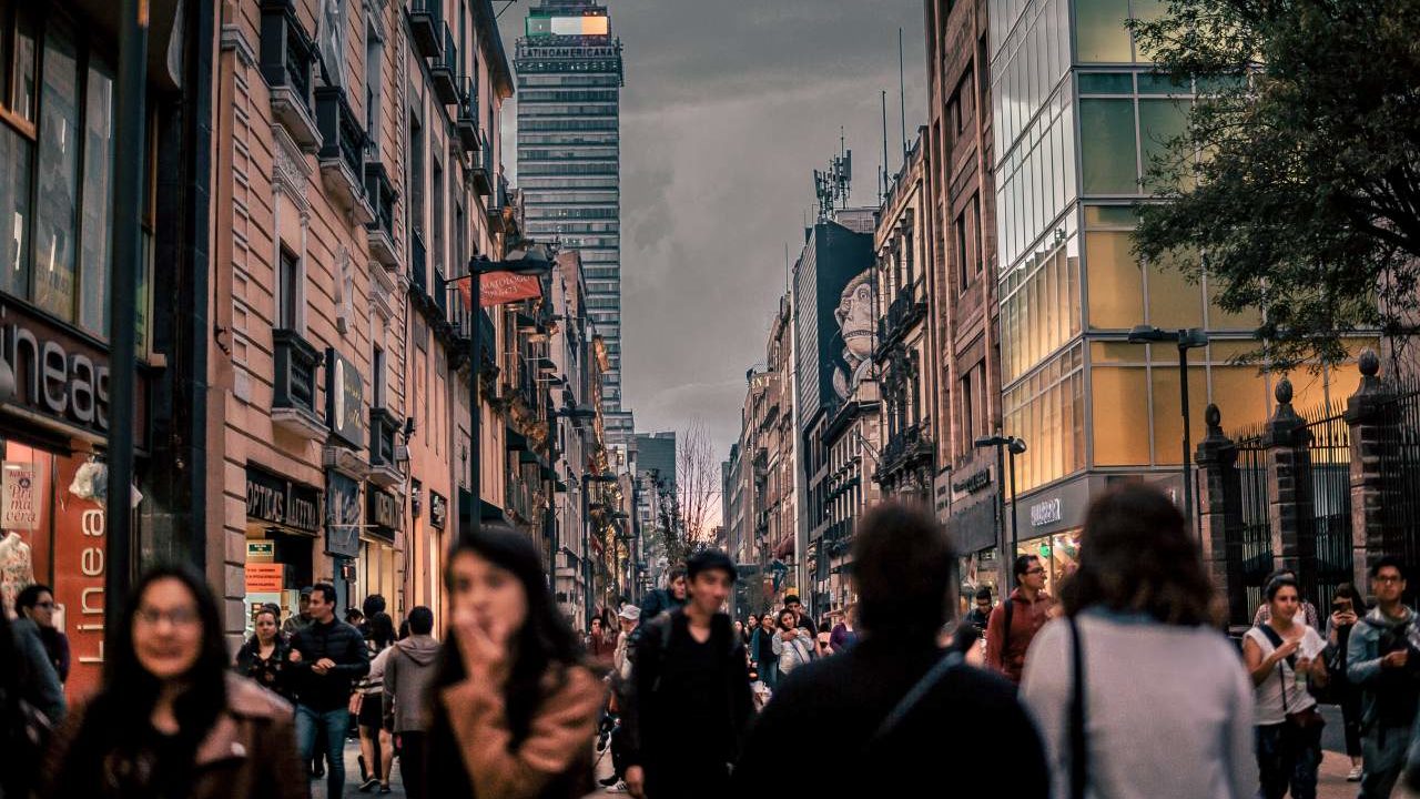 México se despide del horario de verano en medio de incertidumbre con EU