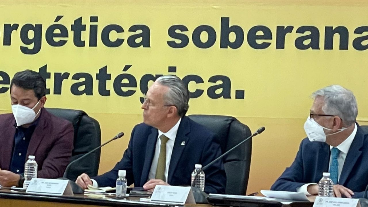 Hay que hacer ajustes a contratos eléctricos y pagar lo justo a CFE: Coparmex