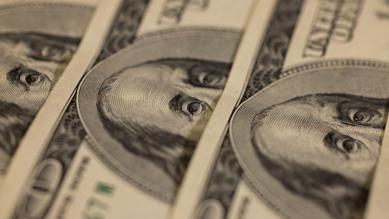 Economía de EU experimenta repunte del 1.2%, pero inflación continúa