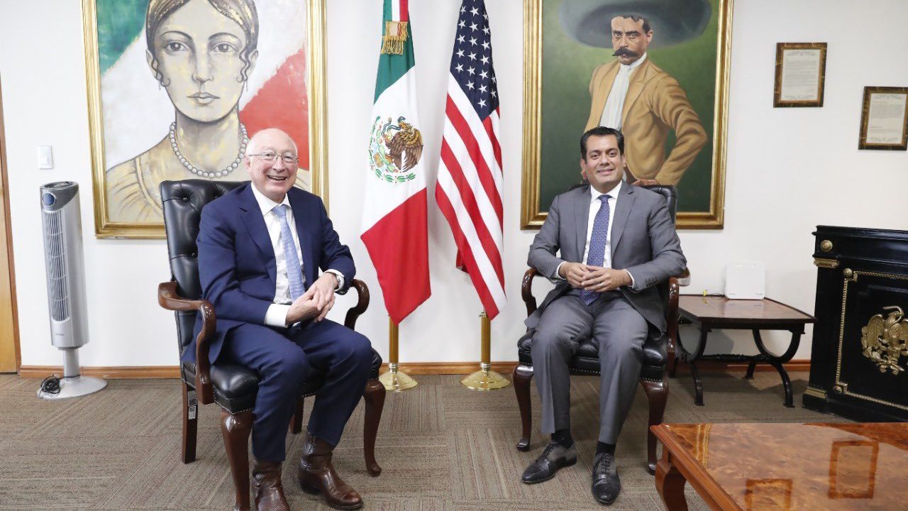 ‘Yo no vine a hablar de la reforma eléctrica’: embajador Ken Salazar tras reunión con diputados