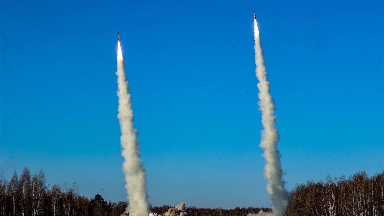 ¿Qué tan peligrosa es la nueva carrera de misiles entre Estados Unidos y Rusia? Aquí te contamos