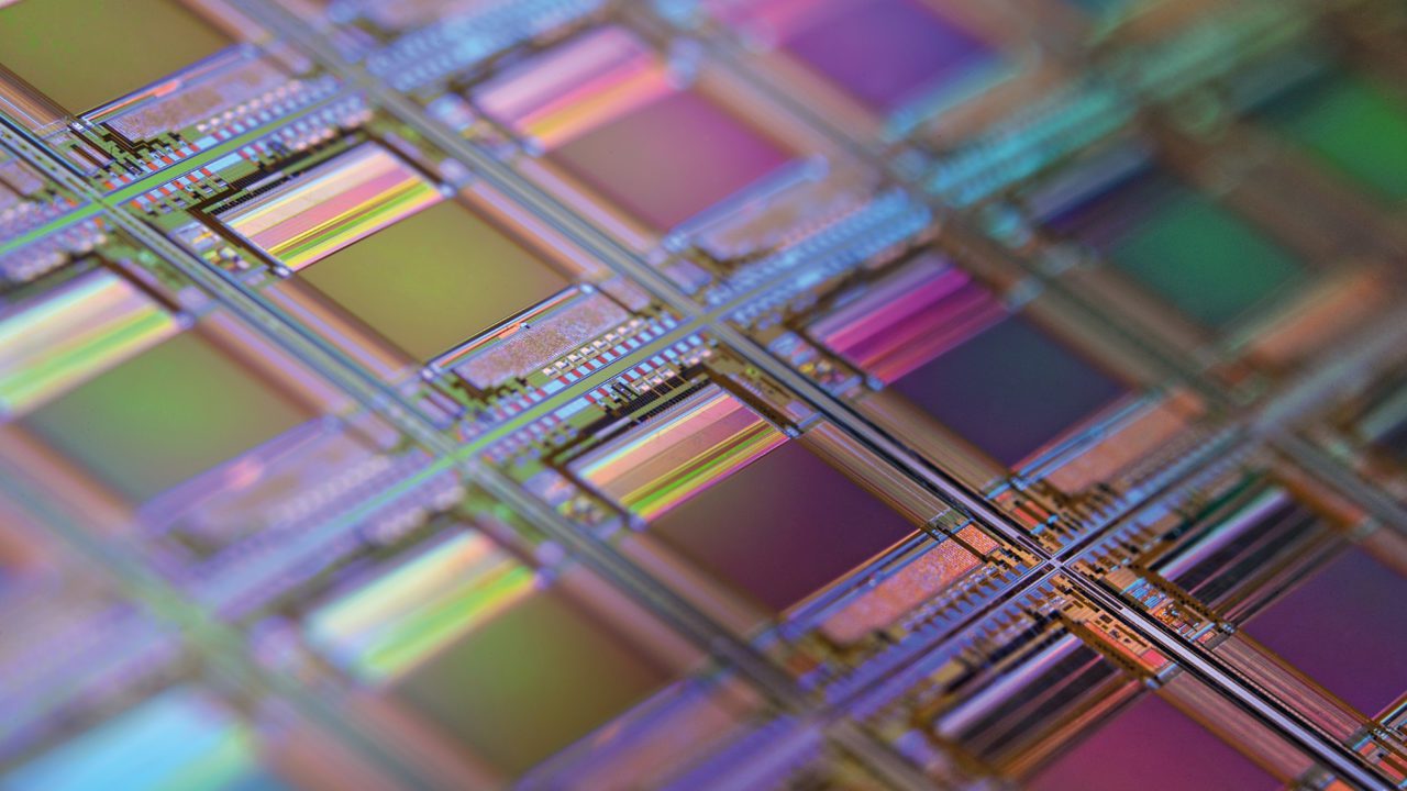 Estadounidense Micron envía su más reciente chip DRAM a sus socios del sector de smartphones