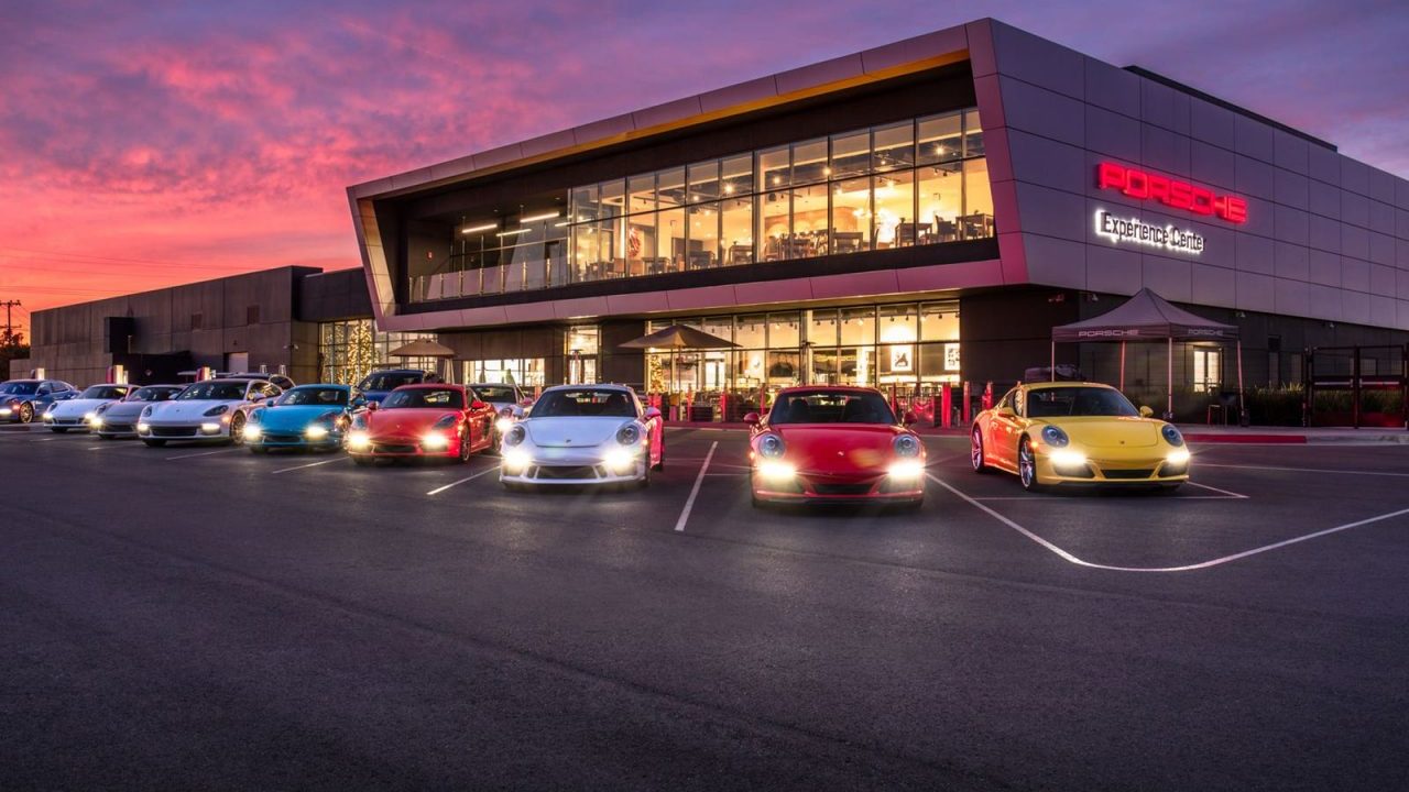 Porsche ratifica estrategia de detener fabricación de modelos de gasolina e impulsar EVs