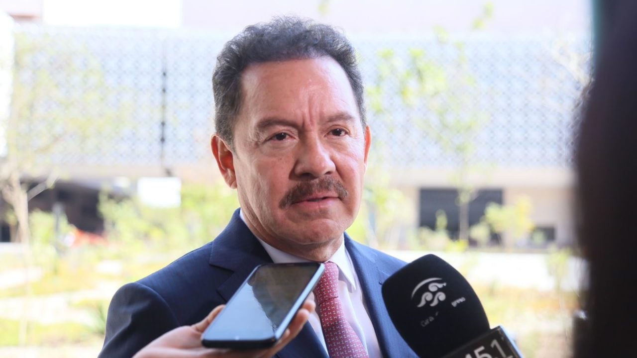Morena presentará iniciativa para usar recursos del narcotráfico en equipo a policías