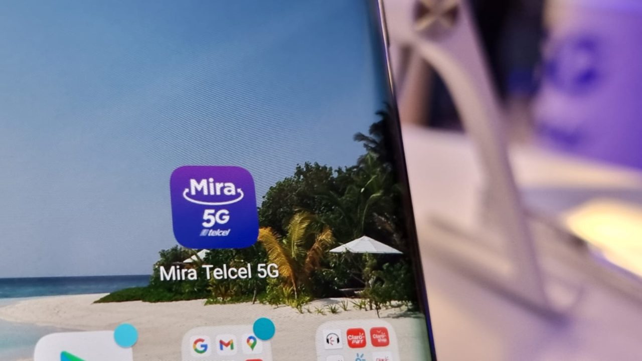 Elektra, Coppel y retailers roban ventas de smartphones a Telcel y Telefónica