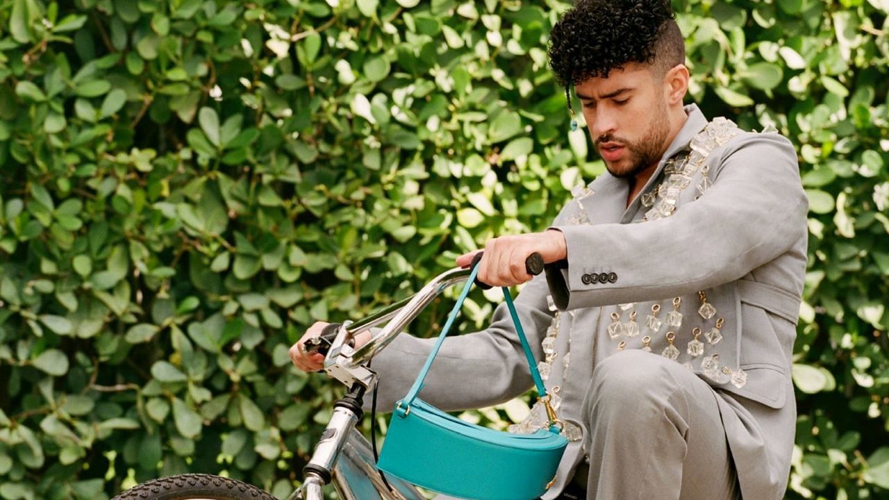 Bad Bunny colapsa el Internet tras su colaboración con Jacquemus y nueva fecha en México