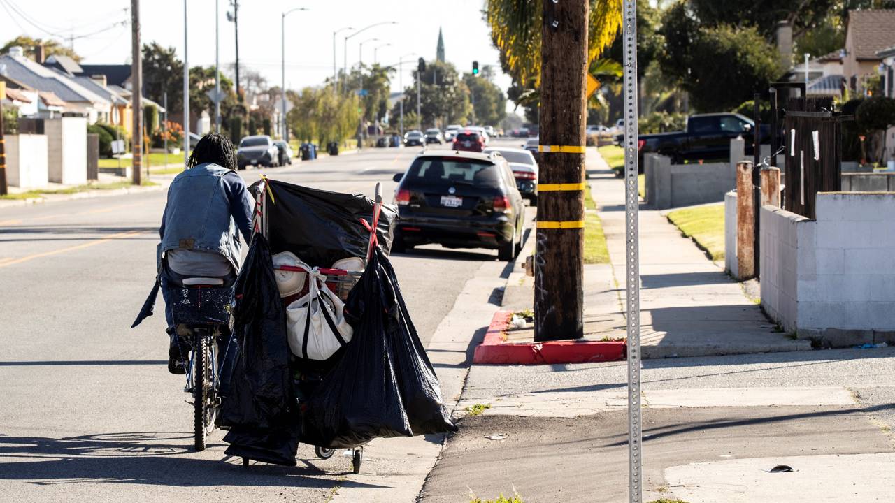 Violencia e indigentes, la cara que oculta Los Ángeles antes del Super Bowl