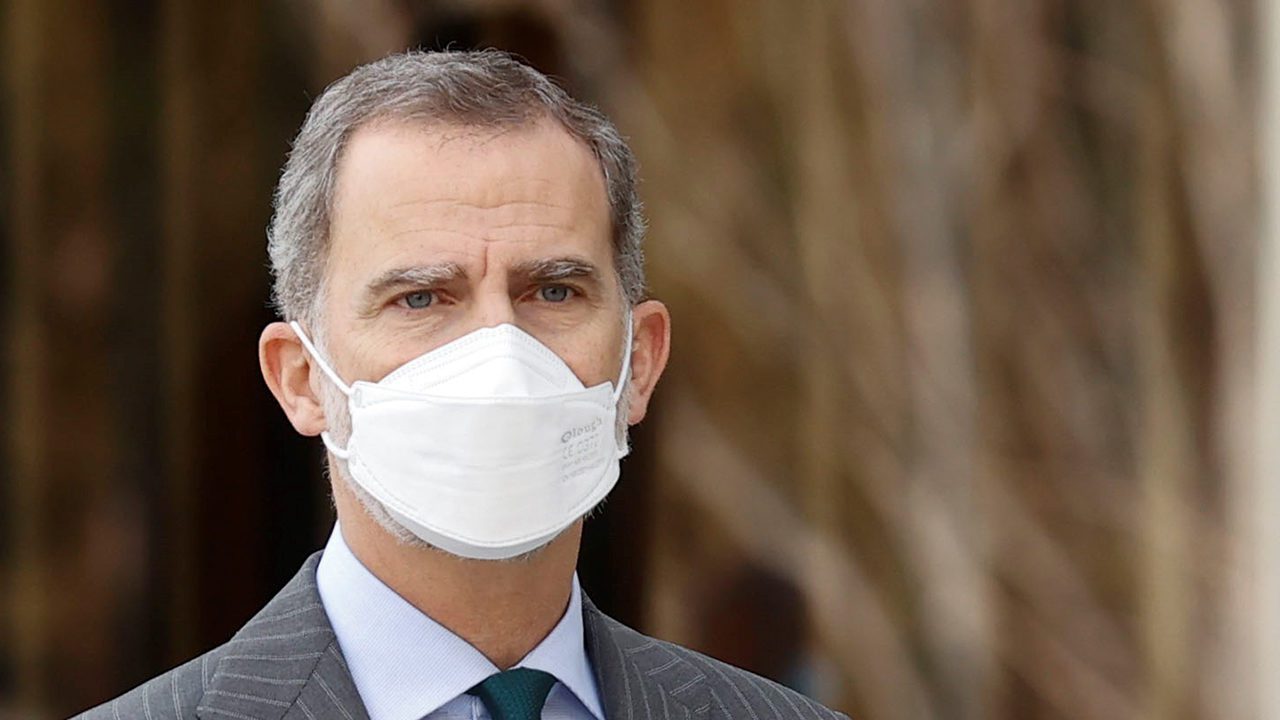 El rey Felipe de España da positivo a Covid-19