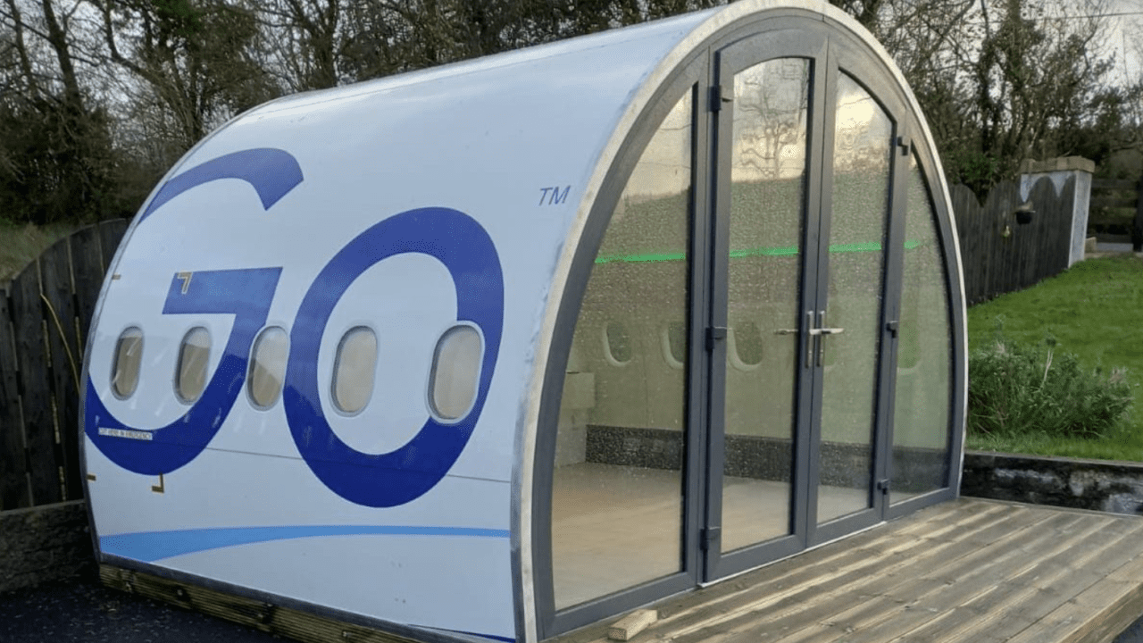 Conoce la start up que convierte aviones reciclados en oficinas y cabañas